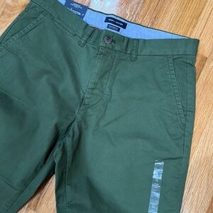 Tommy Hilfiger The Flex Custom Fit green men’s pants 33 x 32 New with tags